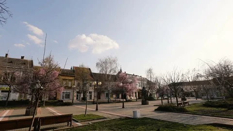 Time lapse - part of an empty city square in the spring due to corona virus Видео 127557912