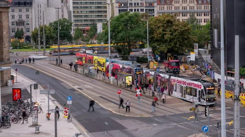 Time lapse of people and trams in Leipzig Video stock 281764790