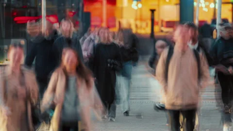 Time-lapse people crowd crossing city street, pedestrians walking busy crosswalk Video stock 331268158