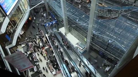Time lapse, People inside a modern building Video stock 72422150