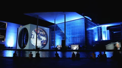 Time lapse of people looking at projection light show in Berlin near Bundestag Stock-Footage 116240057
