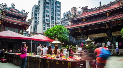 Time Lapse - People Praying in the Temple Video stock 51554566
