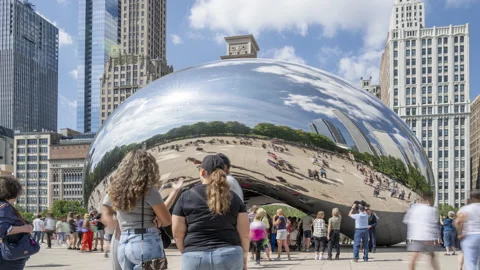 Time lapse of people visiting the Cloud Gate sculpture in Chicago, USA Stock Footage 210757076