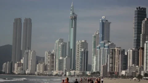 Time lapse from people walking in beach (Balneario Camboriu) Vídeo Stock 196460841