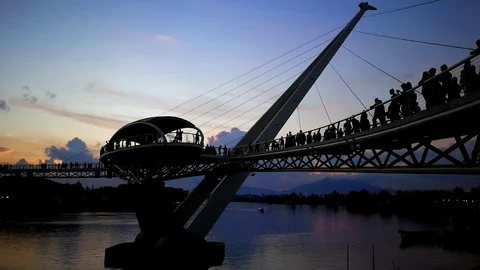 Time lapse people walking at bridge Stock Footage 86889613