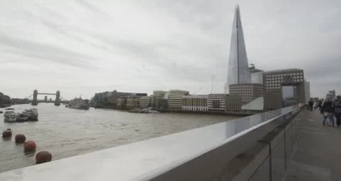 Time lapse of people walking over London Bridge with Shard, River Thames Stock-Footage 57255398