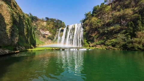 Time lapse Photography of Lake Reflection of Huangguoshu Waterfall in Guizhou 스톡 동영상 336893612