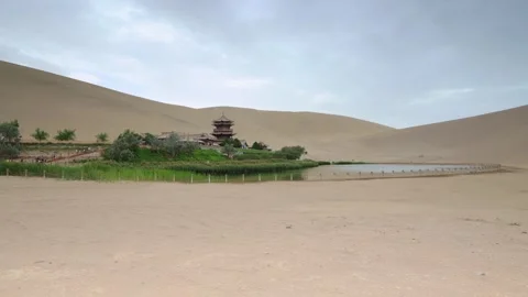 Time Lapse Photography Real Scene of Ancient Buildings at Crescent Moon Spring Vídeos de archivo 337148376