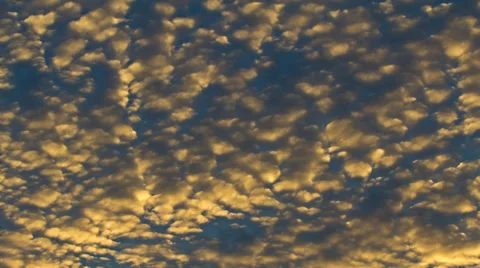 TIME LAPSE PILLOW CLOUD Video stock 32352697