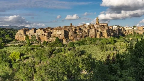 A time lapse of the Pitigliano landscape Video stock 143798554
