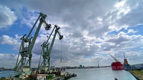 Time lapse of the port of Antwerp. 動画素材 58907923