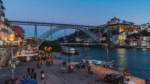 Time lapse Porto Dom Luís I Bridge evening Video stock 89688932
