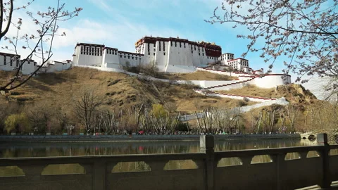 Time lapse of Potala Palace Vidéo 167987989