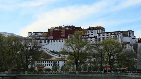 Time lapse of Potala Palace 動画素材 167989914