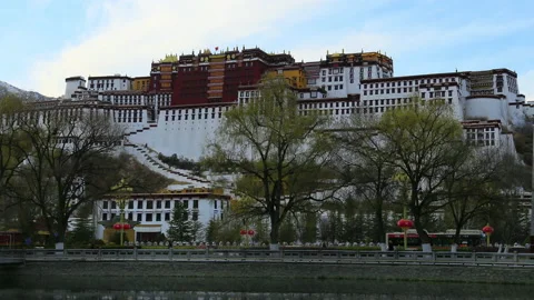 Time lapse of Potala Palace Stockbeeldmateriaal 167990036