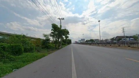 Time Lapse POV on motorcycle on road in city. Vidéo 115261444