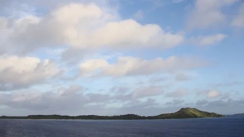 Time Lapse of Puffy White Clouds Over Dravuni Island, Fiji Video stock 84292046