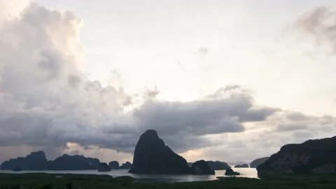 Time Lapse the rain clouds move in the morning at phang-nga bay Video stock 205273431