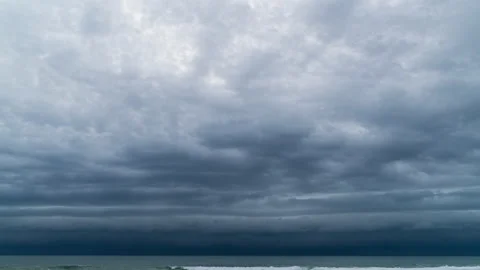 Time lapse Rainstorms move to shore. A group of arcus cloud formed in the sea Stockbeeldmateriaal 132501604