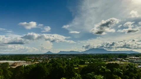 Time lapse of rolling clouds and mountain as background in the rural area. 스톡 동영상 51595661