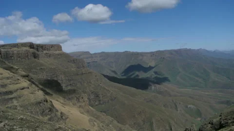 Time lapse of rolling clouds over the Drakensberg mountains. Stock Footage 43922485