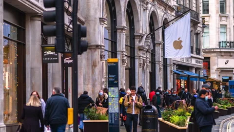 Time lapse of rush hour Day time Apple Store in Regent's Street in London Stock Footage 153769743