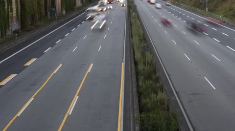 Time lapse of rush hour traffic on German highway A66 Stockbeeldmateriaal 66687647