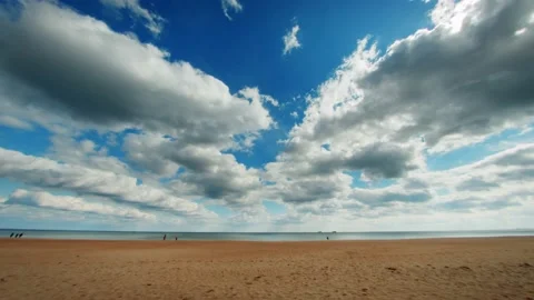Time Lapse Sandy beach with clouds Video stock 176299995