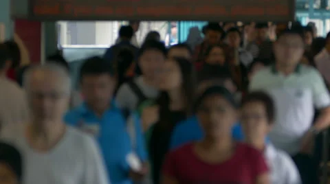 Time-lapse scene of commuters rushing for transport Stock Footage 49513928