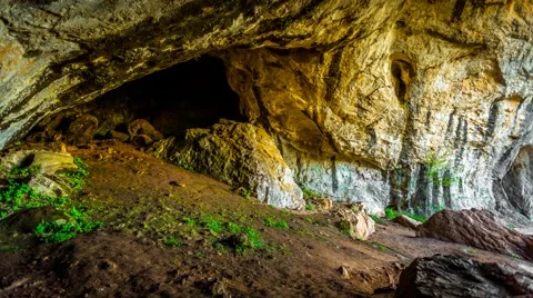 Time Lapse scene using emotio in the inside of a cave on high attitutde, 4K. 스톡 동영상 47104610