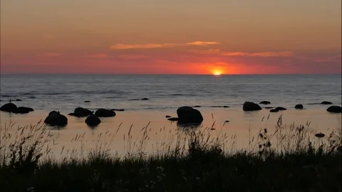 Time lapse of the sea after sunset at Visby, Gotland in Sweden. 스톡 동영상 93475413