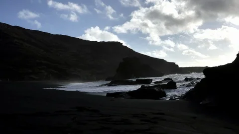 Time lapse of the sea and clouds of Lanzarote Island Vidéo 99048328