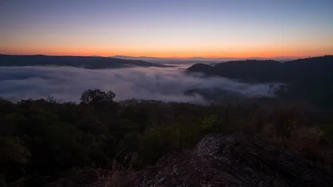 Time lapse of sea of cloud motion in morning in Loei province, Thailand Stock-Footage 121810985