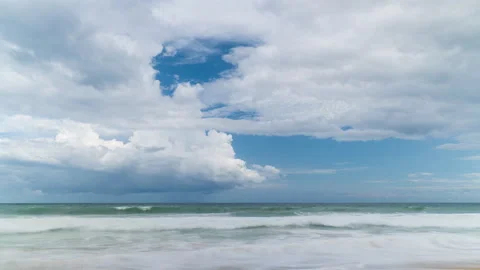 Time lapse the sea with cloud movement . Phuket Sea in the summer are high, i Stock Footage 132501363