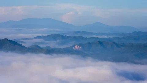 Time-lapse of a sea of clouds over the mountains in Yala Province, Thailand Stock Footage 275120314