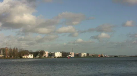 Time-lapse: Ships move through the port of Amsterdam Video stock 108316