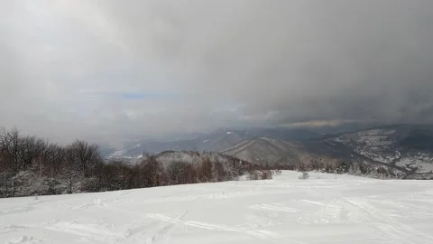 Time-lapse shooting in the snow-capped Carpathian Mountains Stockbeeldmateriaal 170655605