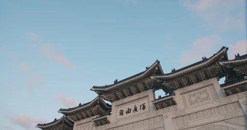 Time lapse shot of Cloud moving above Arch of the Liberty Square Stock Footage 89907249