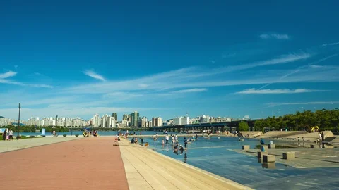 Time lapse shot of crowd of people relaxing at Han River in Seoul, South Korea Stock-Footage 120585706