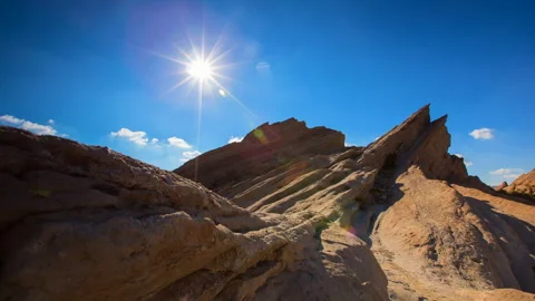 Time Lapse Shot Of Men Exploring Vasquez Rocks Natural Area During Vacation On Видео 282319047