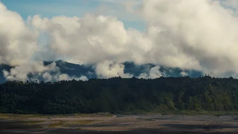 Time-Lapse Shot Of Mount Bromo Surrounded By Clouds On Java Island, Indonesia 스톡 동영상 142004200