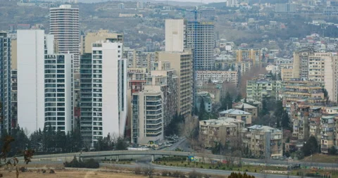 Time lapse shot of multistory buildings in Saburtalo district, 库存影片 169384179