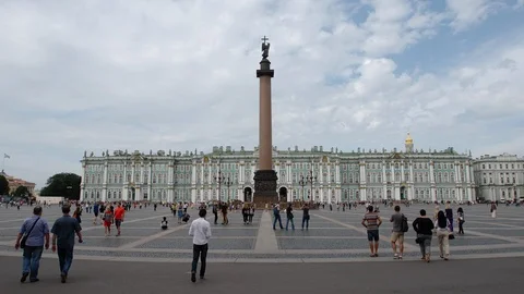 Time-lapse shot of State Hermitage and Column on the Palace square Stock Footage 119940678