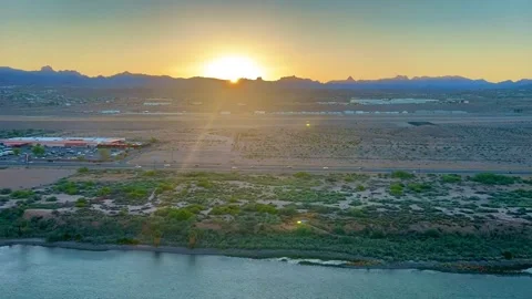 A time lapse shot towards a Nevada and Arizona sunset. Stock Footage 333700136
