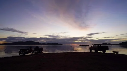 Time lapse Silhouette sunset at Bang phra reservoir ,sriracha,chon buri,thailand Stock Footage 123404477