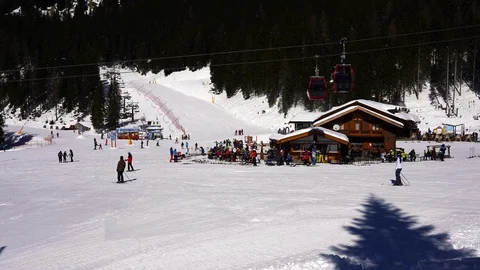 Time lapse of a ski station Vidéo 126028959