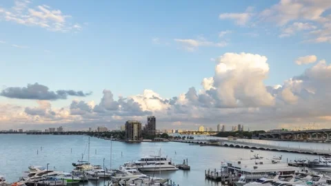 Time lapse of the skyline of Miami Beach Florida 스톡 동영상 292914346