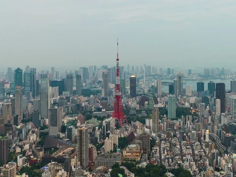 Time-lapse of Skyline with the Tokyo tower at sunset Stock Footage 72806193