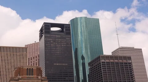 Time Lapse of Skyscrapers with Clouds Moving By in Downtown Houston, Texas, USA Video stock 1117844