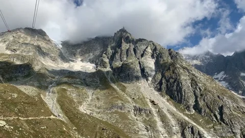 Time-lapse of the Skyway cable car to Monte Bianco (Mont Blanc) from Courmayeur Stock Footage 138759693